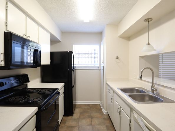 6601 Sands Point Drive 74, Houston TX 77074