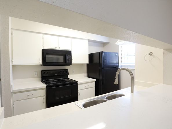 6601 Sands Point Drive 74, Houston TX 77074