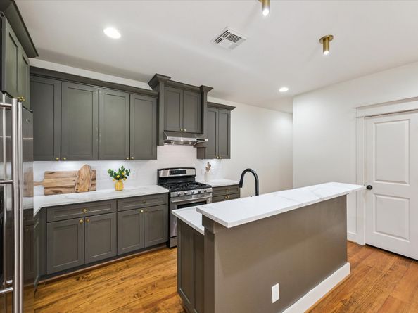 636 E 6th 1/2 Street, Houston TX 77007