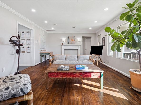 5651 Truett Street, Houston TX 77023