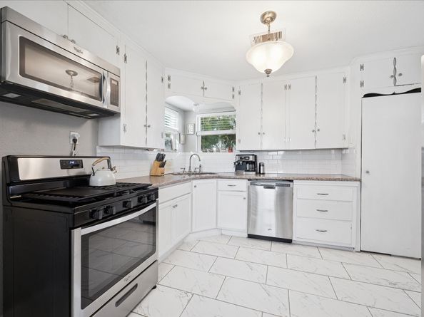 5651 Truett Street, Houston TX 77023