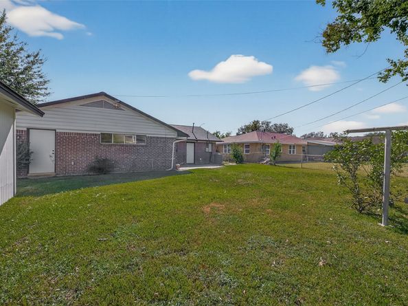 145 E Twickenham Trail, Houston TX 77076