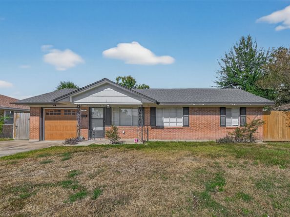 145 E Twickenham Trail, Houston TX 77076