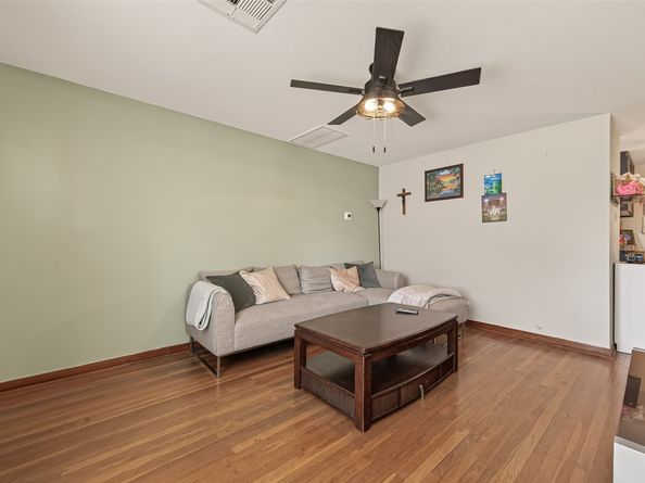 145 E Twickenham Trail, Houston TX 77076