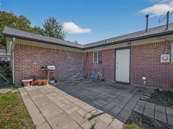 145 E Twickenham Trail, Houston TX 77076