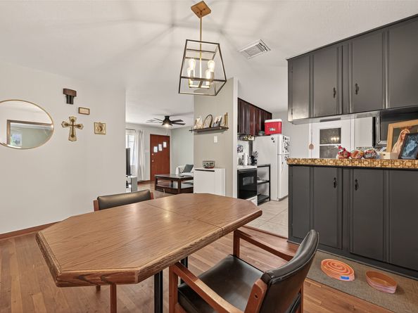 145 E Twickenham Trail, Houston TX 77076