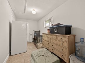 145 E Twickenham Trail, Houston TX 77076