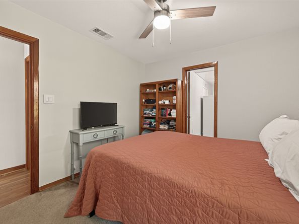 145 E Twickenham Trail, Houston TX 77076