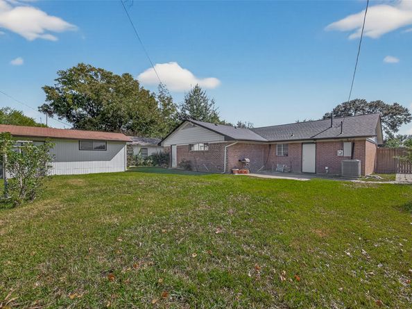 145 E Twickenham Trail, Houston TX 77076