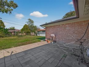 145 E Twickenham Trail, Houston TX 77076
