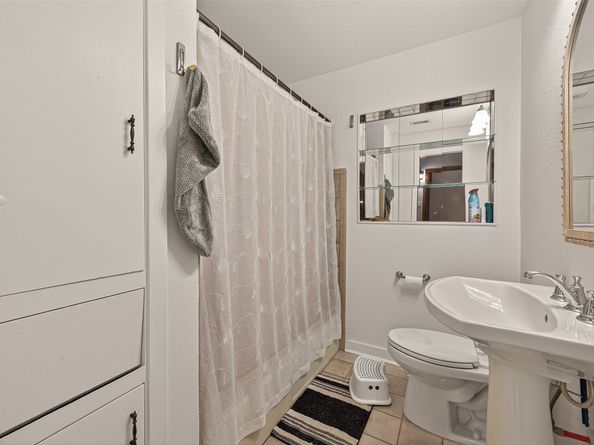 145 E Twickenham Trail, Houston TX 77076