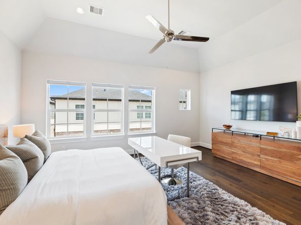 2711 Stelter Place, Houston TX 77007