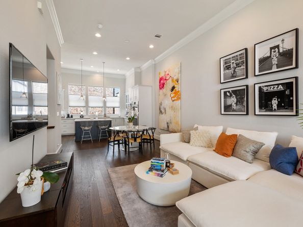 2711 Stelter Place, Houston TX 77007