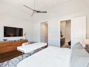 2711 Stelter Place, Houston TX 77007