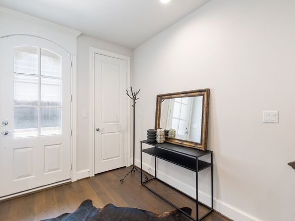 2711 Stelter Place, Houston TX 77007