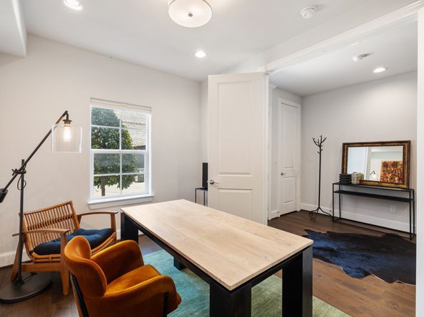 2711 Stelter Place, Houston TX 77007