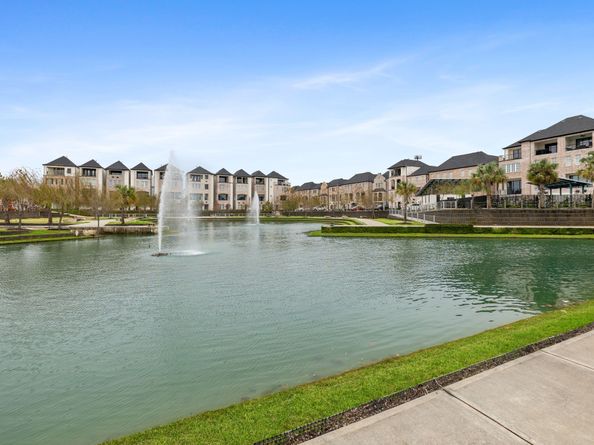 2711 Stelter Place, Houston TX 77007