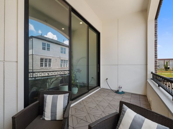 2711 Stelter Place, Houston TX 77007