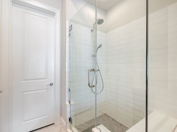 2711 Stelter Place, Houston TX 77007