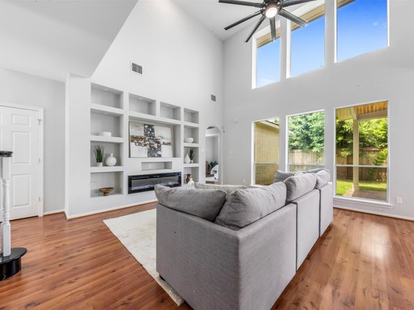 1202 Ivory Meadow Lane, Sugar Land TX 77479