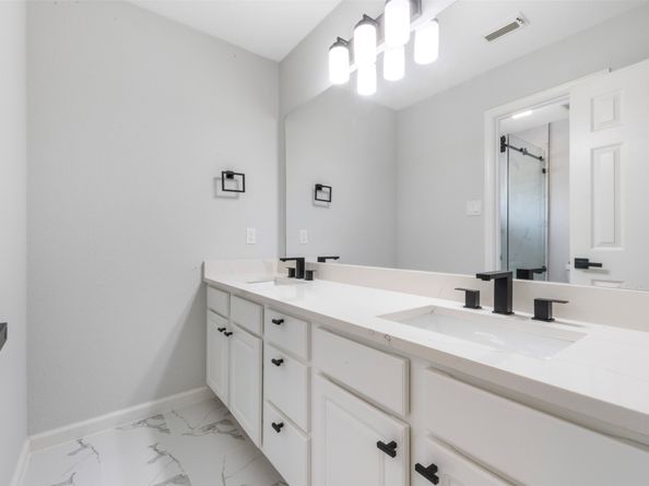 1202 Ivory Meadow Lane, Sugar Land TX 77479