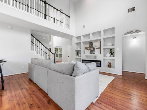 1202 Ivory Meadow Lane, Sugar Land TX 77479