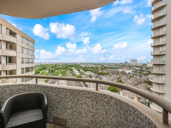 3525 Sage Road 1511, Houston TX 77056