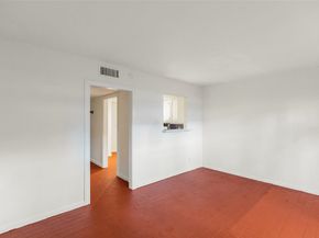 5239 Arboles Drive M, Houston TX 77035