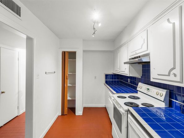 5239 Arboles Drive M, Houston TX 77035