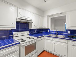 5239 Arboles Drive M, Houston TX 77035