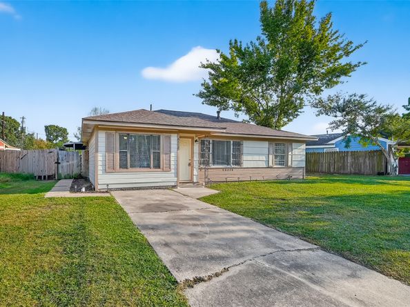 6112 Pineway Boulevard, Houston TX 77023