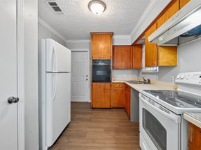 6112 Pineway Boulevard, Houston TX 77023