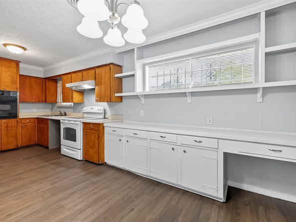 6112 Pineway Boulevard, Houston TX 77023