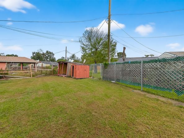 6112 Pineway Boulevard, Houston TX 77023