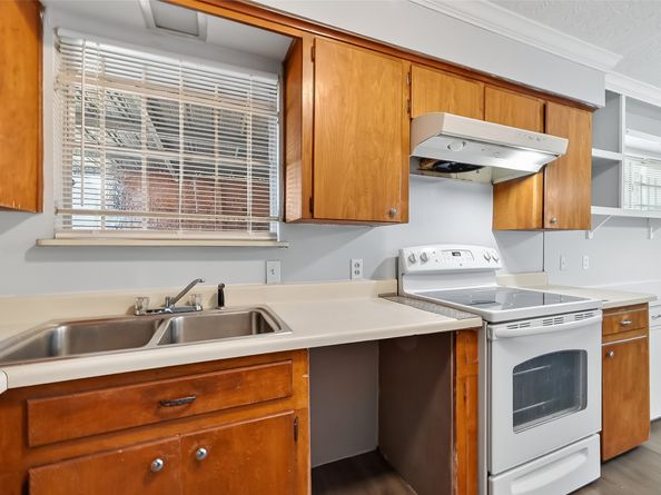 6112 Pineway Boulevard, Houston TX 77023