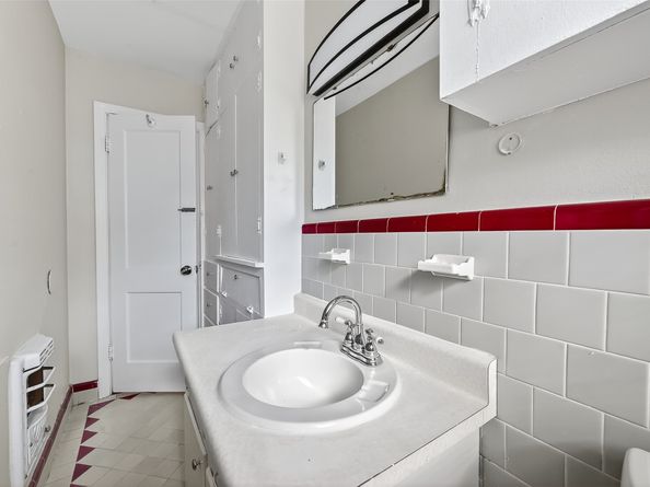 6112 Pineway Boulevard, Houston TX 77023