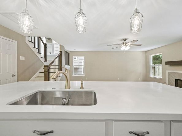 101 N Villa Oaks Drive, The Woodlands TX 77382