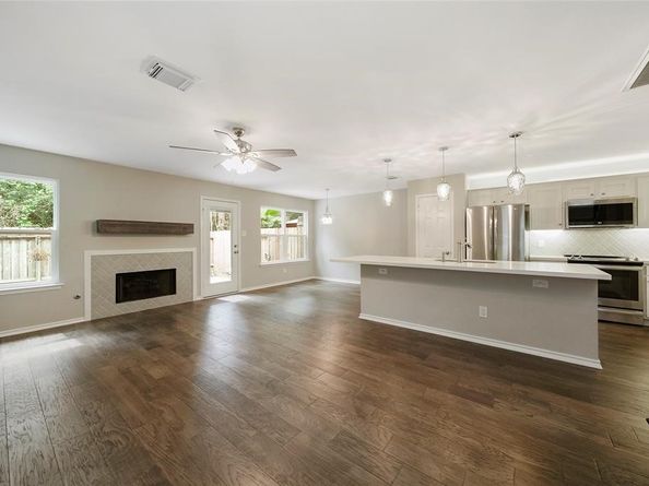 101 N Villa Oaks Drive, The Woodlands TX 77382