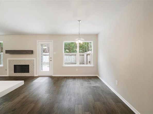 101 N Villa Oaks Drive, The Woodlands TX 77382