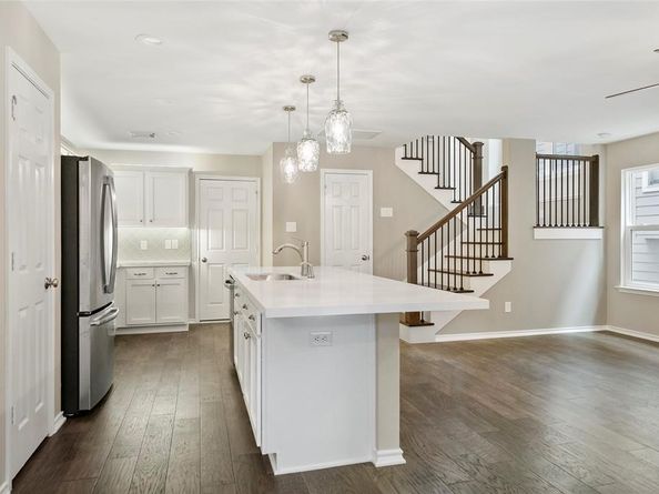 101 N Villa Oaks Drive, The Woodlands TX 77382