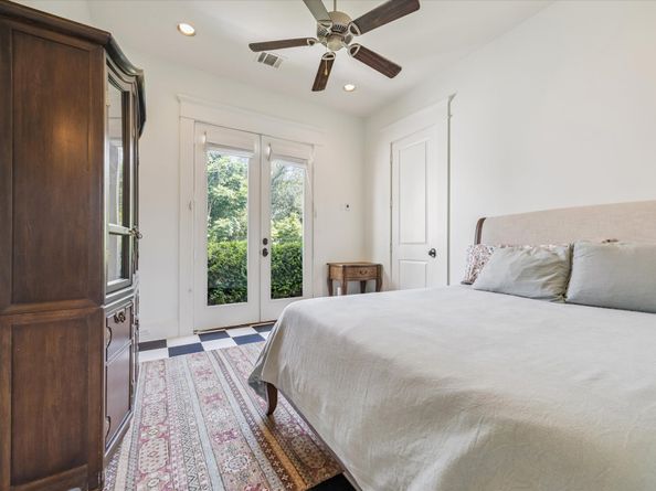 1819 Banks Street, Houston TX 77098