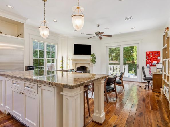 1819 Banks Street, Houston TX 77098