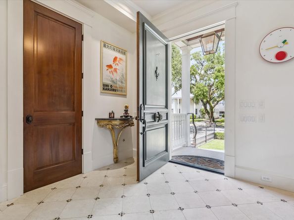 1819 Banks Street, Houston TX 77098