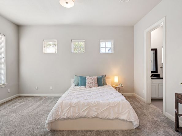 10937 Wrenwood Manor, Houston TX 77043