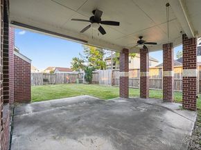 9510 Gentry Shadows Lane, Humble TX 77396