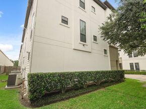 3101 Fairdale Oaks E, Houston TX 77057