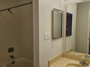 9850 Pagewood Lane 1303, Houston TX 77042