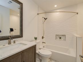 16 N Circlewood Glen, The Woodlands TX 77381