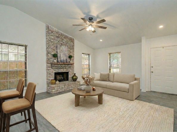 16 N Circlewood Glen, The Woodlands TX 77381