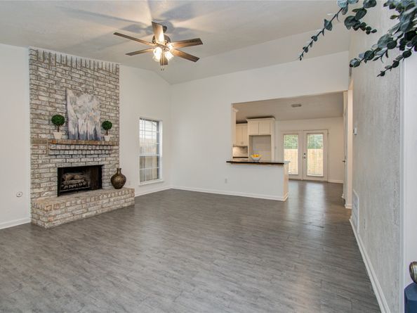 16 N Circlewood Glen, The Woodlands TX 77381